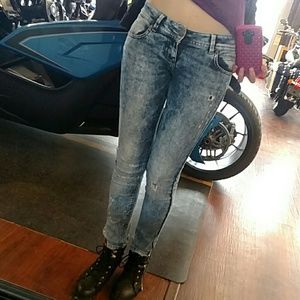 Cute light blue skinny jeans